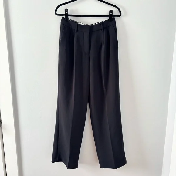 Aritzia NWT The Effortless Pant Lo-Rise Crepette Trousers Bottoms Tailored - Picture 3 of 8